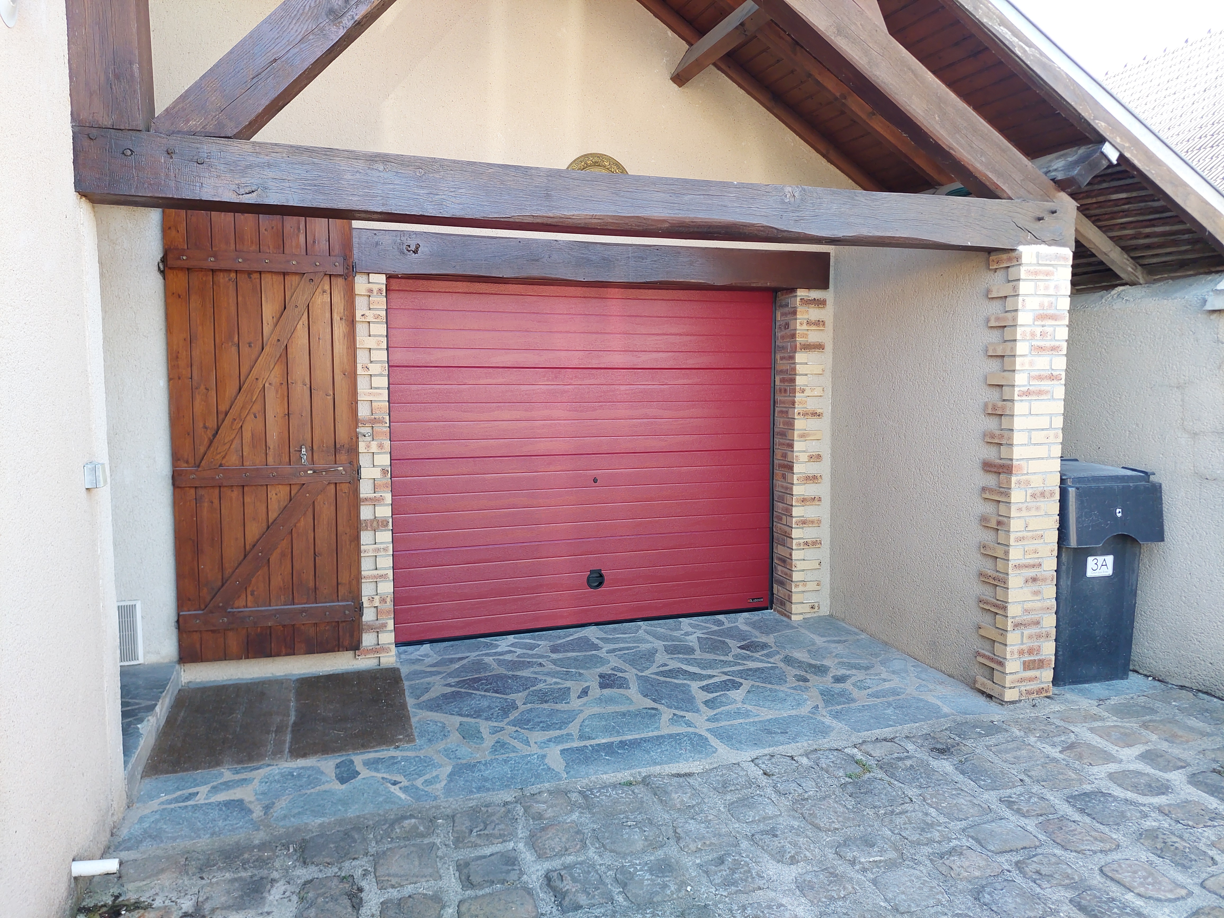 Porte de garage moderne